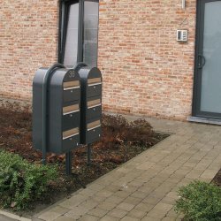 BOBI TRIO - Brunt Postkasseanlg - 3 enheder