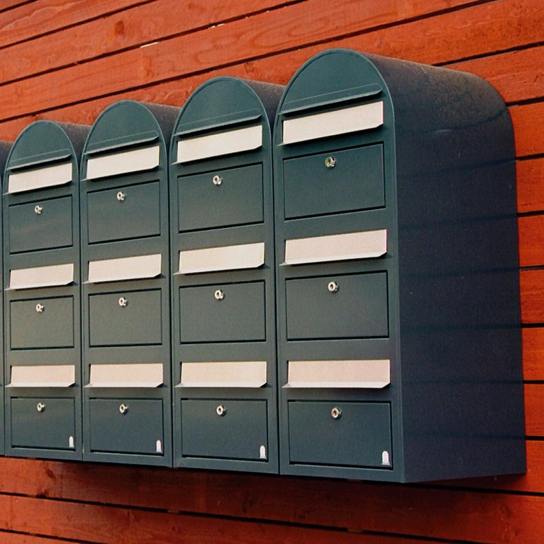 BOBI TRIO - Brunt Postkasseanlg - 3 enheder